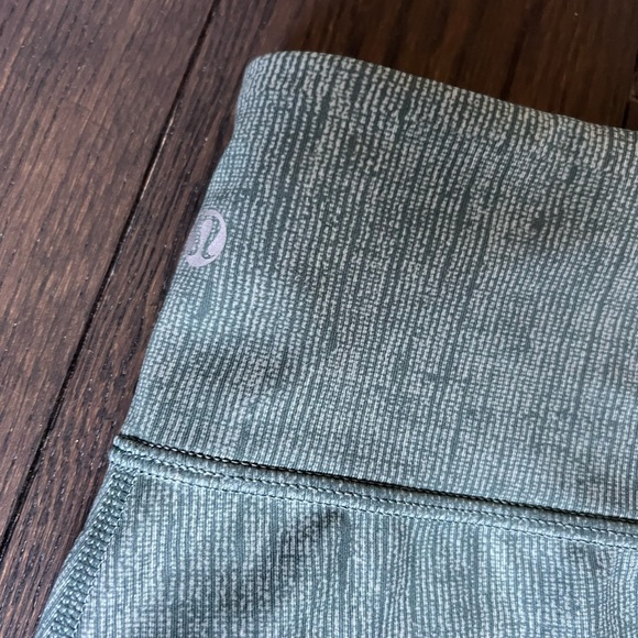 Lululemon Wunder Under tights 6 - Picture 4 of 11